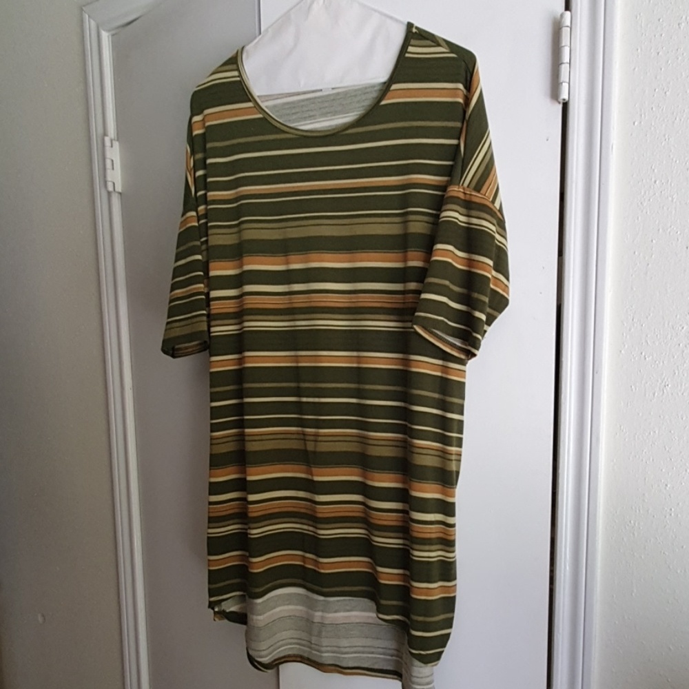LuLaRoe Irma High-Low Tunic Blouse